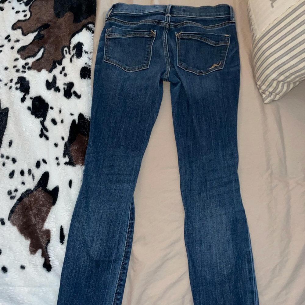 Express Skinny Jeans 00s !!! very comfortable :) almost like jeggings!